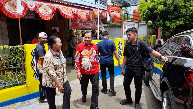 Sidak di Kelurahan Trikora, Wakil Wali Kota Tekankan Tiga Hal Penting ke Pegawai